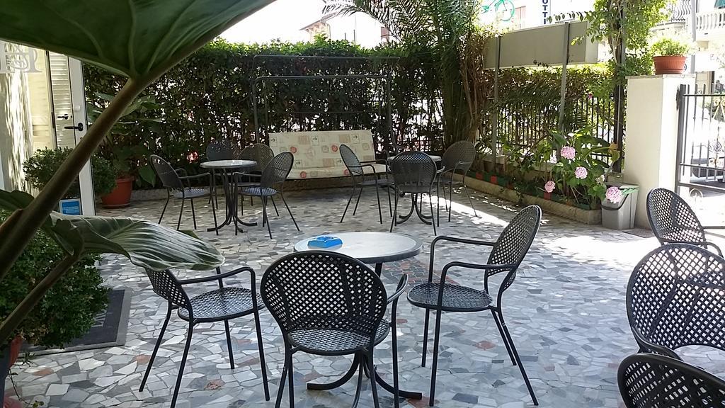 Hotel Eros Lido di Camaiore Esterno foto