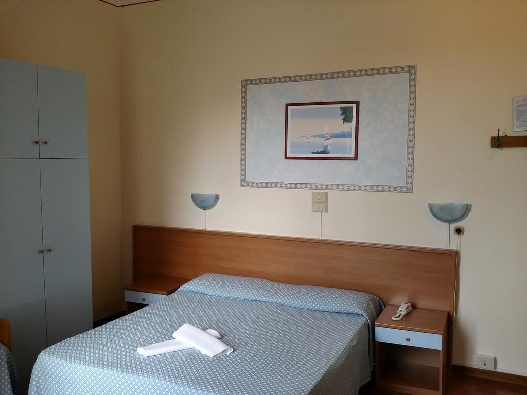 Hotel Eros Lido di Camaiore Esterno foto